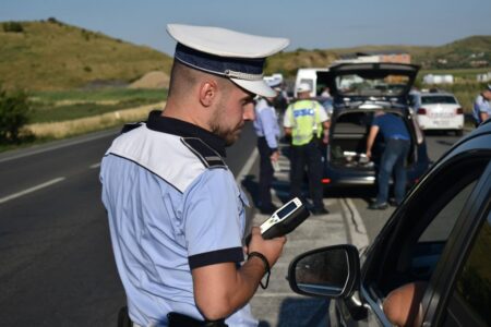 Polițiștii au ieșit pe străzi: au dat amenzi în Constanța, Eforie, Năvodari, Medgidia și Băneasa - x-politisti-amenzi-1689670026.jpg