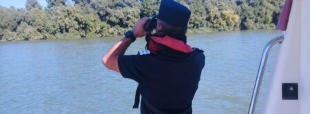 TULCEA: Au fost reluate căutările pe Braţul Sfântu Gheorghe. O persoană este dispărută în urma unui accident naval pe Dunăre
