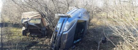 masina rasturnata Tuzla, accident - foto - ISU Dobrogea