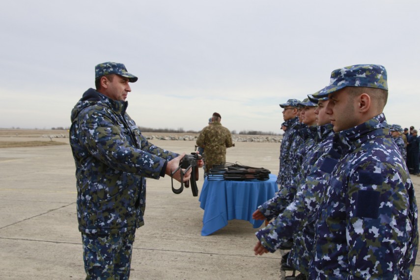 Ceremonie de înmânare de armă la Baza 57 Aeriană Mihail Kogălniceanu (FOTO)